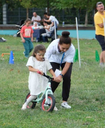 Bu kez çocukların yarışına aileler de dahil oldu