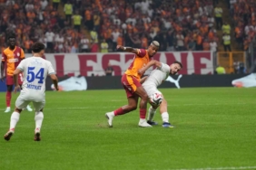 Trendyol Süper Lig: Galatasaray: 1 - Çaykur Rizespor: 0 (İlk yarı)