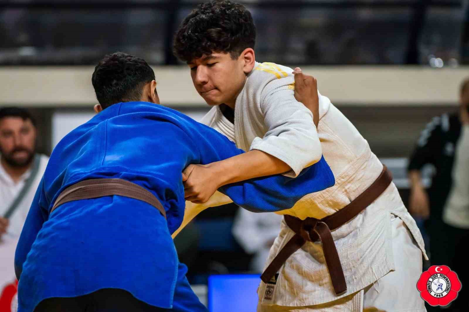Bilecikli judocu Millî takım kampına davet edildi
