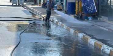 Bayırköy’de caddeler tazyikli su ile temizleniyor