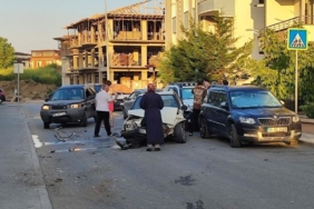 Sakarya’da eşine sinirlenen kadın cip ile dehşet saçtı