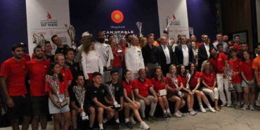 Cumhurbaşkanlığı 6. Uluslararası Yat Yarışları Çanakkale etabında kazananlar ödüllerini aldı