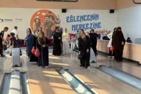 Pendik’te "Gelin - Kaynana" bowling mücadelesi renkli görüntülere sahne oldu