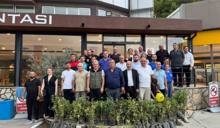 Alevlerin söndüğü yerde dayanışma yeşerdi: Geyve’ye fidan desteği