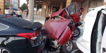 Balıkesir 4 aracın karıştığı zincirleme trafik kazası; 1 yaralı