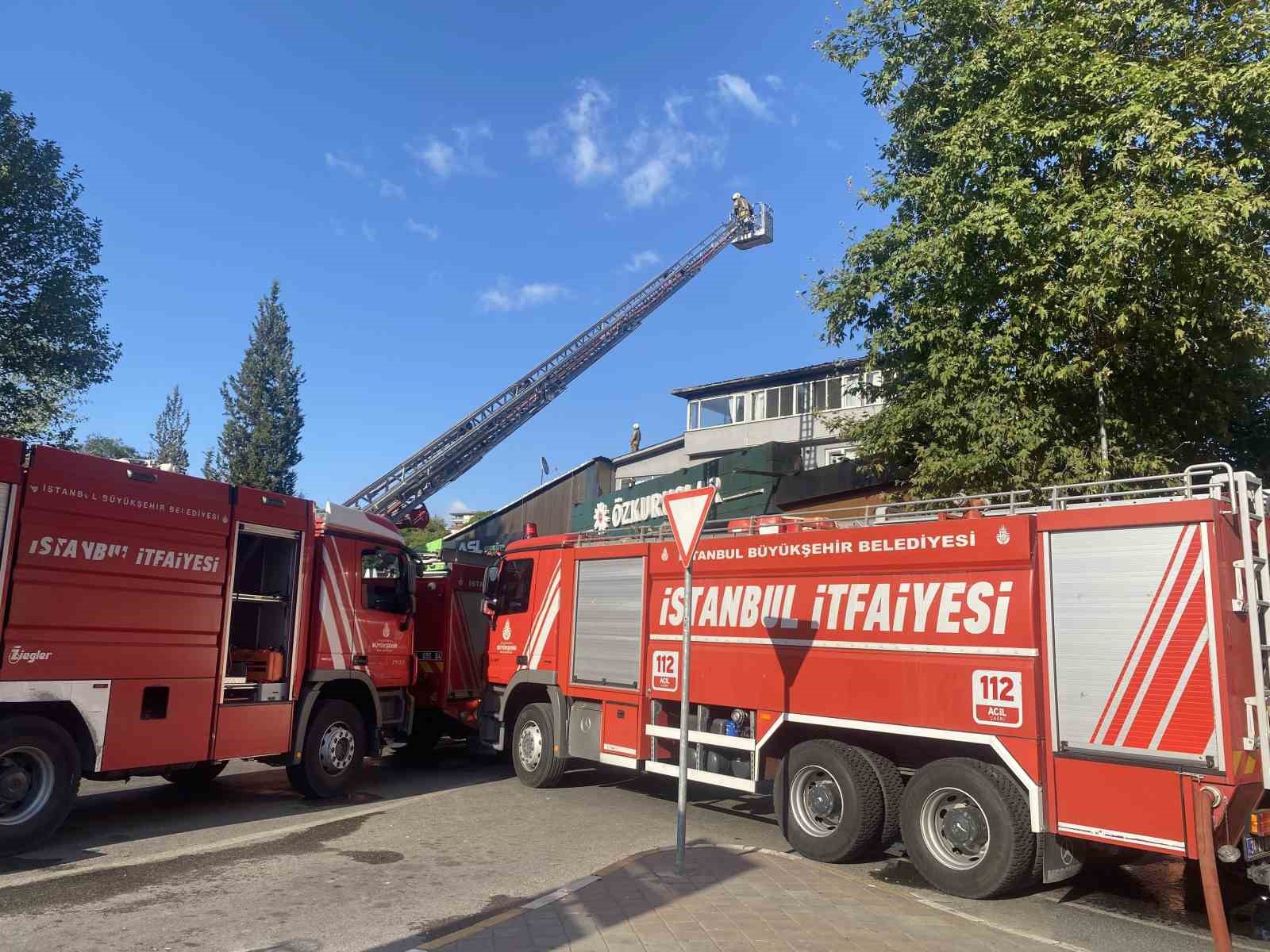 Beykoz’da çatı katında çıkan yangın korkuttu