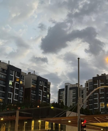 Zeytinburnu’nda 9. kattan düşen 1 yaşındaki çocuk hayatını kaybetti