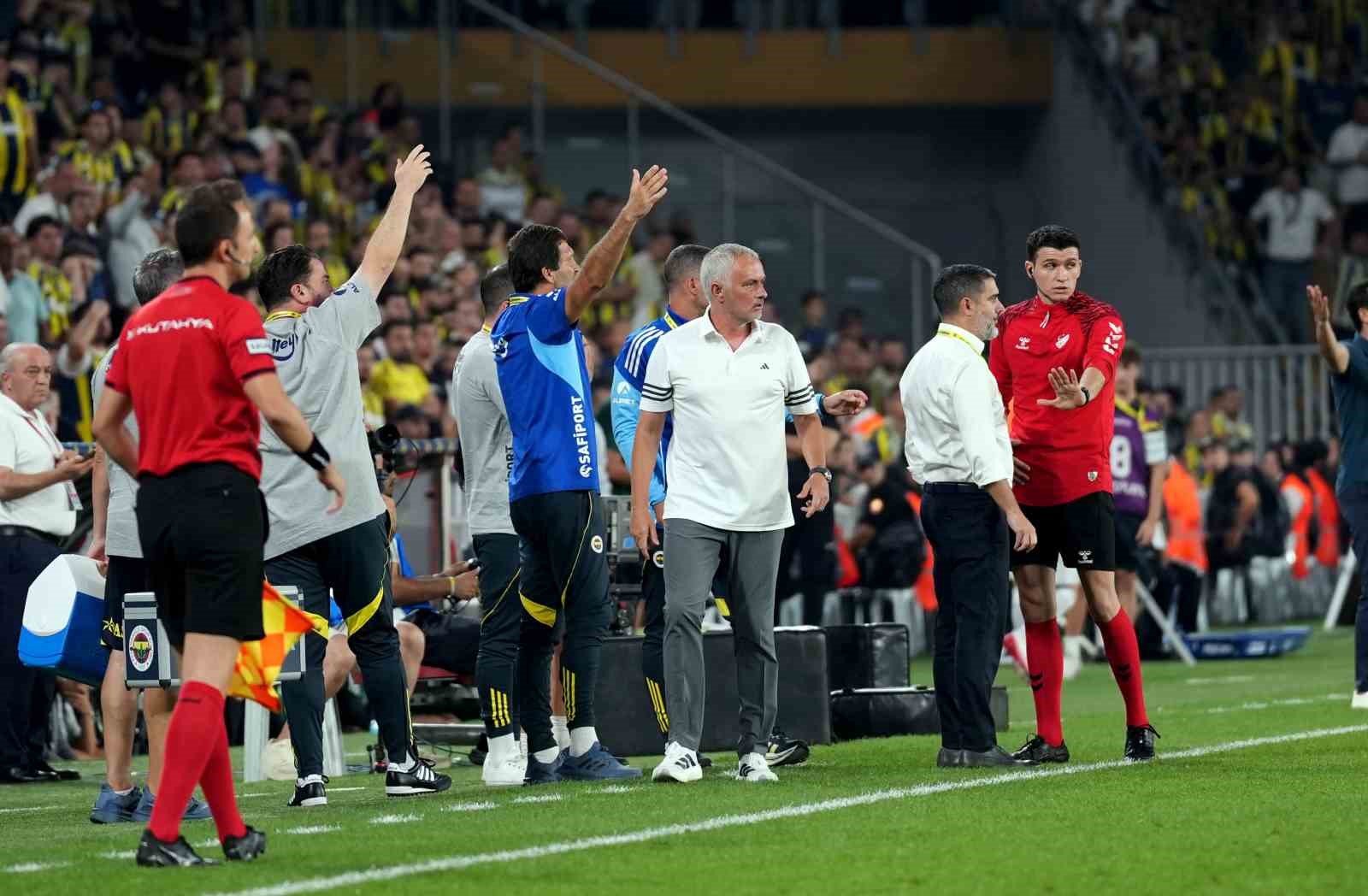 Trendyol Süper Lig: Fenerbahçe: 3 - Kocaelispor: 1 (Maç sonucu)