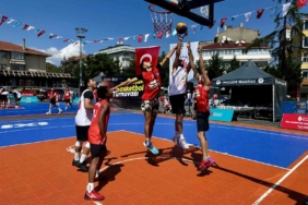 Ümraniye’de ’3x3 Sokak Basketbolu’ heyecanı yaşandı