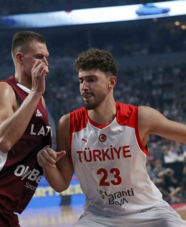 Alperen Şengün ve Yiğit Arslan, Çekya maçının kadrosundan çıkarıldı