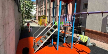 Esenyurt Belediyesinden okul bahçelerine oyun alanları