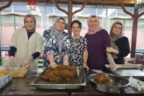 Huzurevinde sıra gecesi coşkusu