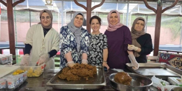 Huzurevinde sıra gecesi coşkusu