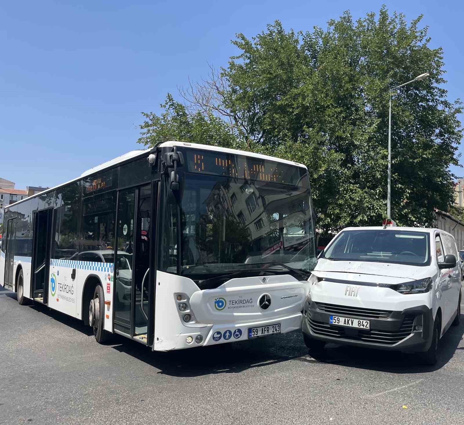 Çorlu’da otobüs kazası: 1 yaralı