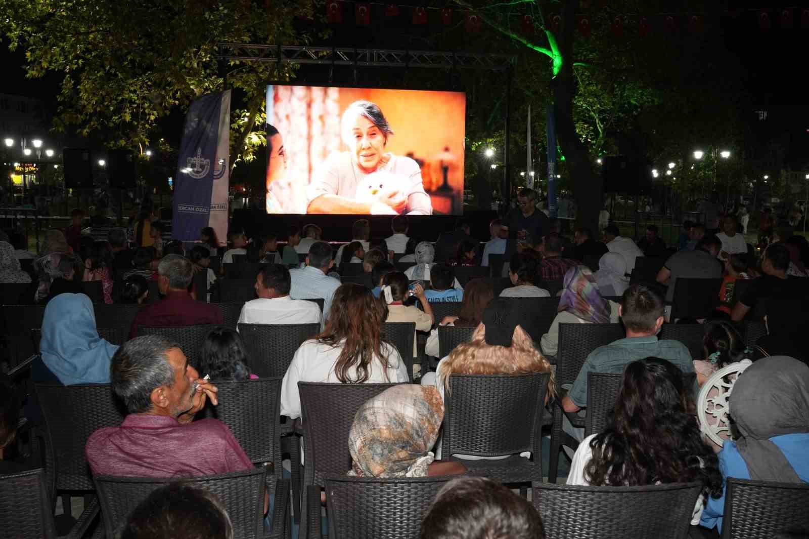 Yenişehir’de açık hava sinemasıyla nostaljik hafta sonu