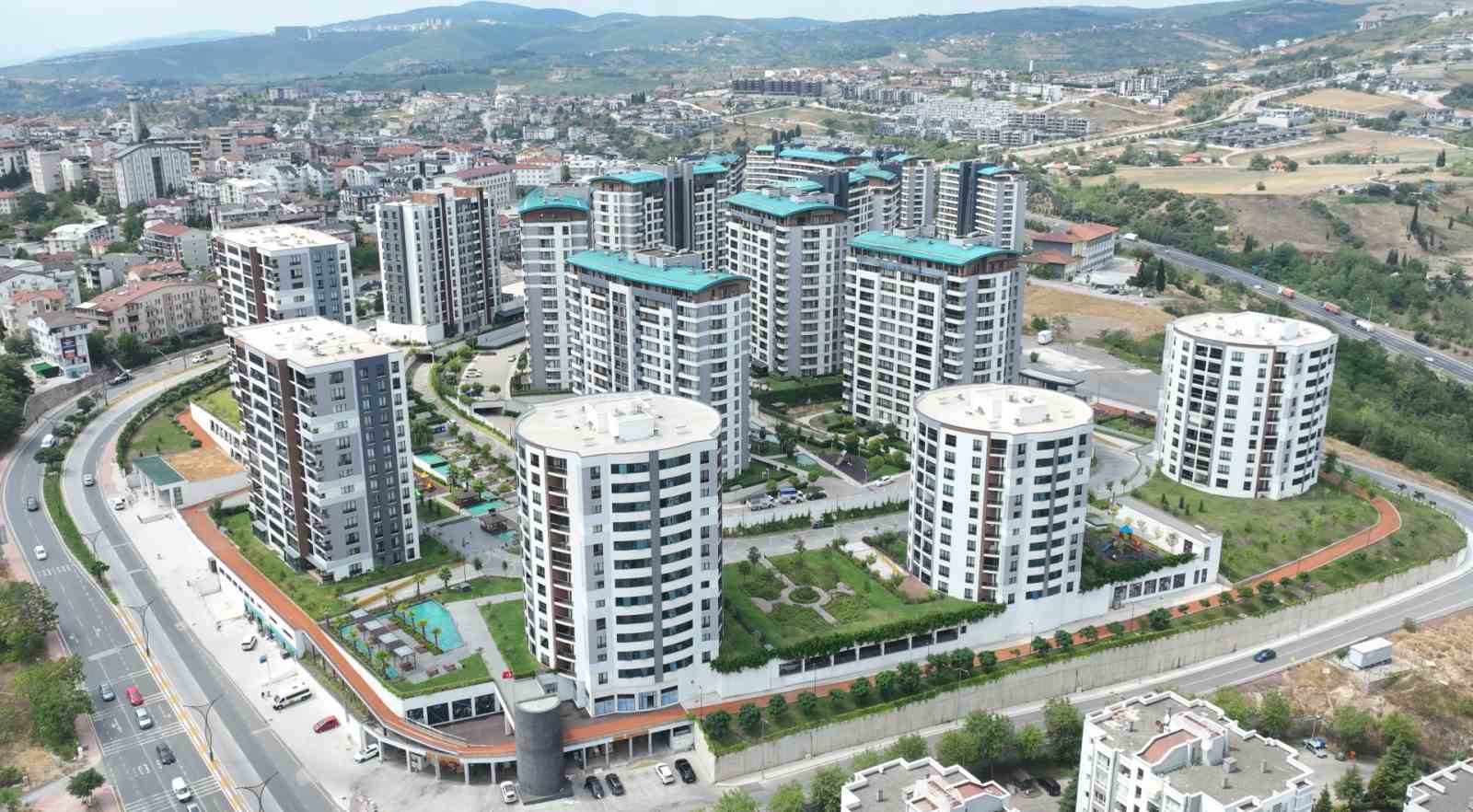 Kocaeli’ye 825 konut ve 31 ticari alan kazandırıldı
