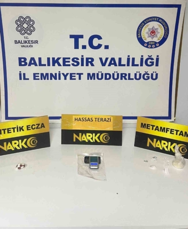 Ayvalık’ta narkotik ekibinden şüpheli araca operasyon