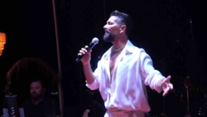 20 yıl sonra ilk sahneye çıktığı mekana geri döndü