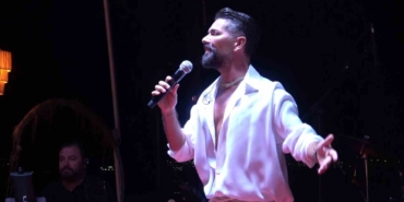 20 yıl sonra ilk sahneye çıktığı mekana geri döndü