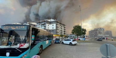 Çanakkale’de orman yangını hastaneye yaklaştı