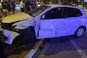 Edirne’de otomobil ile kamyonet çarpıştı: 3 yaralı