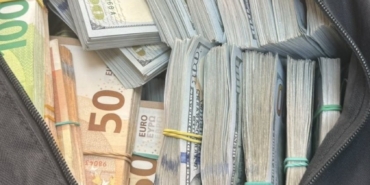 Çanta dolusu euro, dolar ve altın sınırda yakalandı