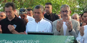 CHP Genel Başkanı Özel, Balıkesir’de cenaze törenine katıldı