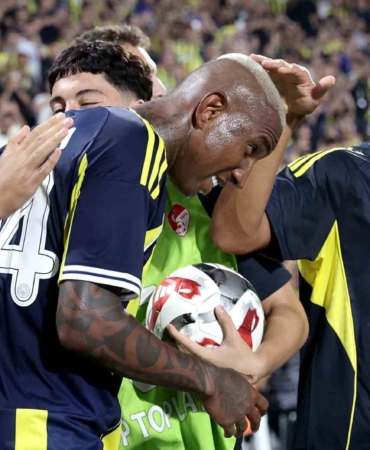 Fenerbahçe, Hollanda ekiplerine karşı 10. kez kazandı