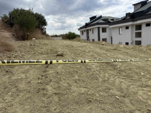 Büyükçekmece’de villa bahçesine gömülü ceset bulundu