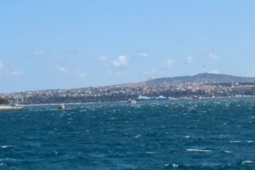 Marmara Denizi’nde etkili olan poyraz deniz ulaşımında aksamalara neden oldu