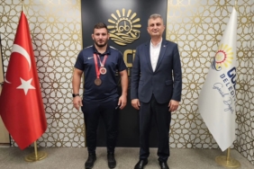 Abdulrefik Öner başpehlivan oldu