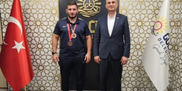 Abdulrefik Öner başpehlivan oldu