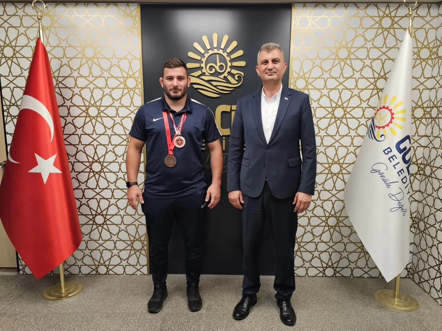 Abdulrefik Öner başpehlivan oldu