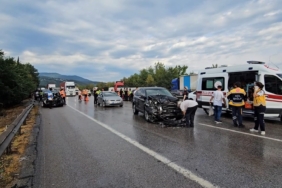 Anadolu Otoyolu’nda 10 araçlı zincirleme kaza: 10 yaralı