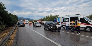 Anadolu Otoyolu’nda 10 araçlı zincirleme kaza: 10 yaralı