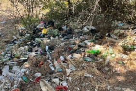 Alkol alanlar şehrin göbeği çöplüğe çevirdiler