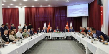 Ticaret Bakanı Ömer Bolat, gıda toptancıları ile bir araya geldi