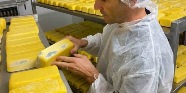 Sakarya’da 1.5 ton küflenmiş ve bozulmuş süt ürünü ele geçirildi