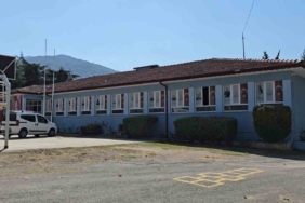 Gençlerden eğitime imece usulü destek