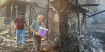 "Son anda çıktık" diyen Kemal amca alevlere karşı mücadele etti