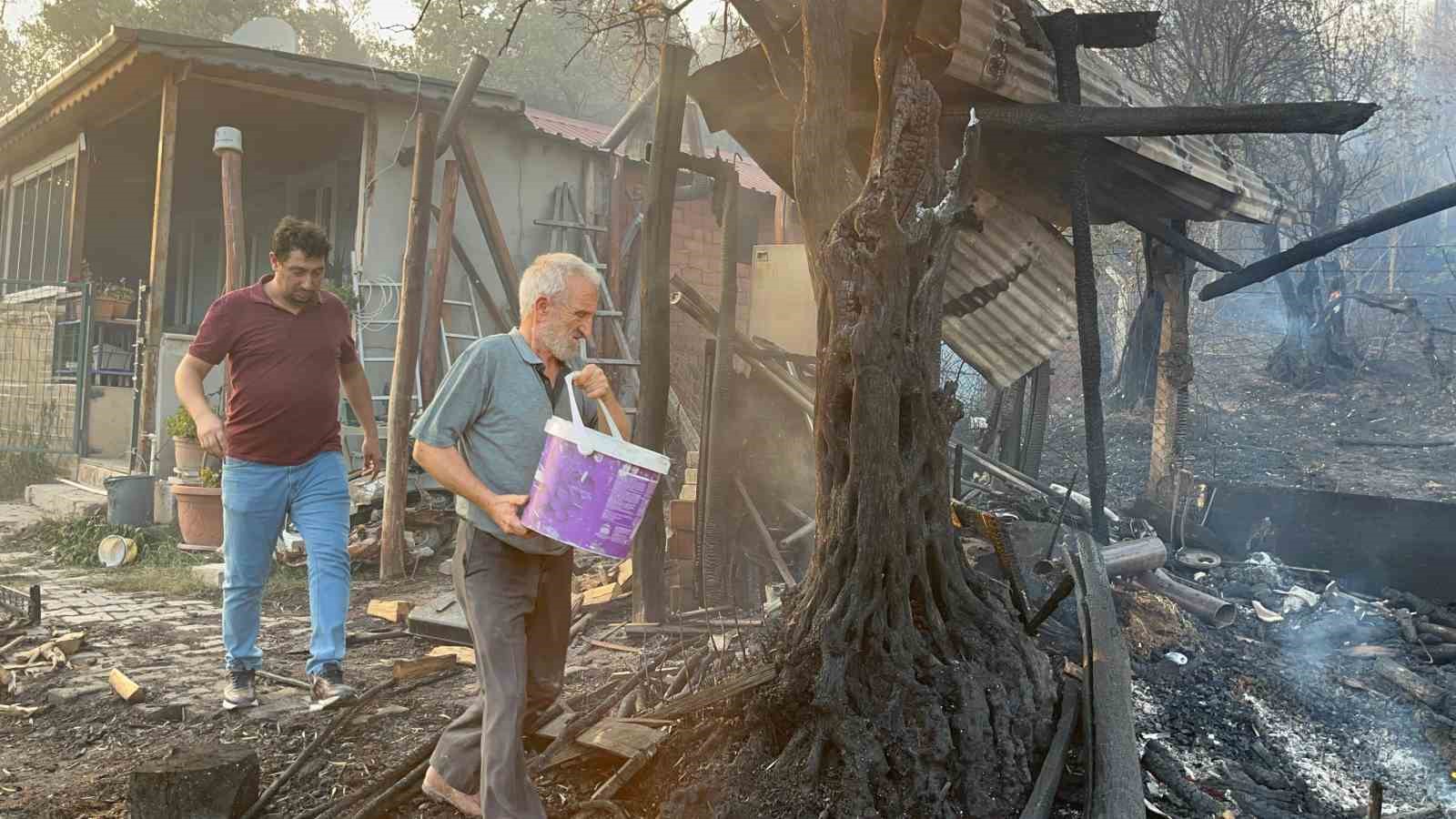 "Son anda çıktık" diyen Kemal amca alevlere karşı mücadele etti