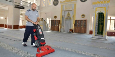 Esenyurt Belediyesi’nden camilere temizlik desteği