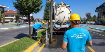 Yağmur suyu hatları temizleniyor