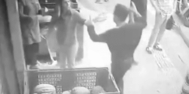 Eski kız arkadaşına çalıştığı markette saldırdı, ayırmak isteyen bir kişiyi de bıçakladı