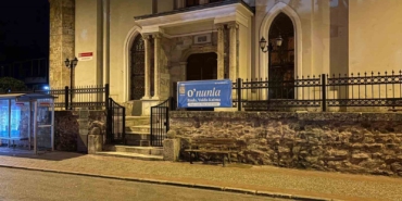 Bursa’da merak uyandıran pankartlar: "Kim O?"