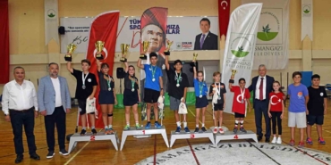 Minik raketler Osmangazi’de kıyasıya mücadele etti