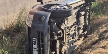 Susurluk’ta trafik kazası: 3 kişi araçta mahsur kaldı