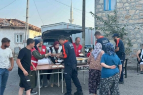 Sındırgı’daki depremzedelere Kızılay desteği
