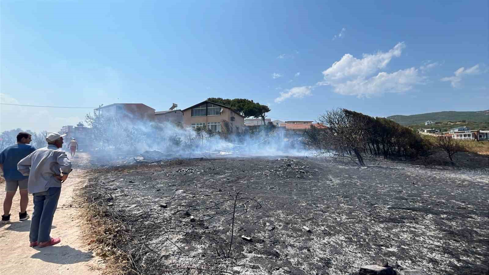 Erdek’te arazi yangını kısa sürede söndürüldü: Can ve mal kaybı yaşanmadı