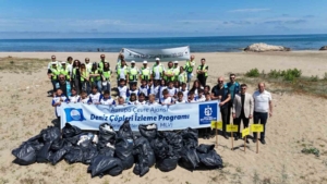Kandıra sahillerinde kıyı temizliği